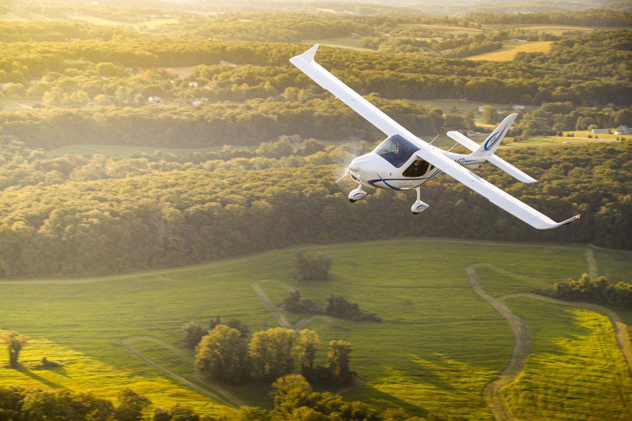 Single-engine trainer aircraft